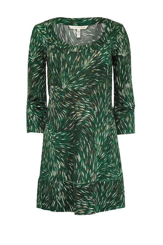 Diane von Furstenberg - Green & Cream Print Crop Sleeve Shift Dress Sz 2 Bold pattern unclassified dresses