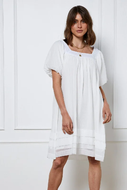 White A Line Dress Short Sleeve Round Neck Backless unclassified dresses