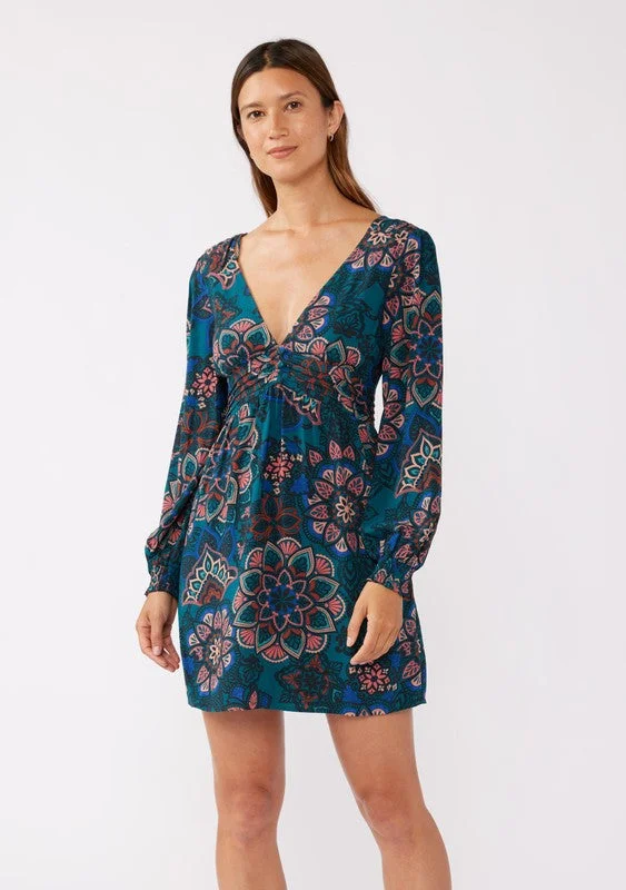 Josefine Mini Dress Flattering mini dresses for all body types